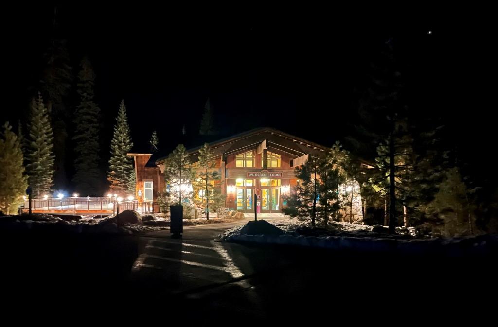 Wuksachi Lodge